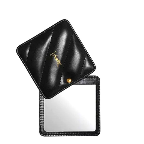 Yves Saint Laurent - Picture 1 of 10